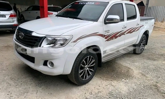 Acheter Occasion Voiture Toyota Hilux Blanc à Luanda, Province de Luanda Acheter Occasion Voiture Toyota Hilux Blanc à Luanda, Province de Luanda