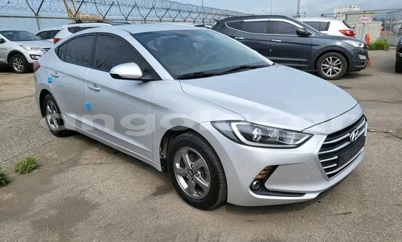 Comprar Usado Hyundai Avante Prata Carro em Luanda em Luanda Province