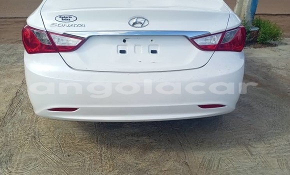 Buy Used Hyundai Sonata White Car in Luanda in Luanda Province Buy Used Hyundai Sonata White Car in Luanda in Luanda Province