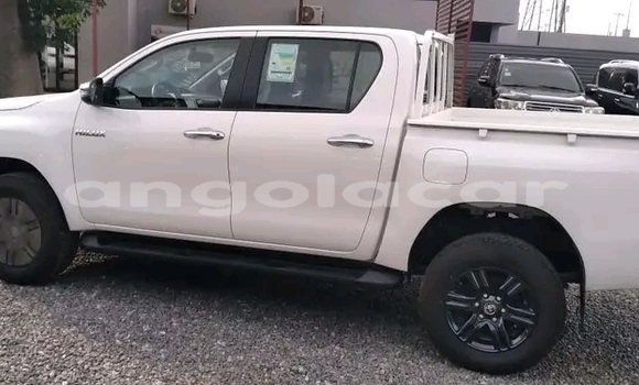 Buy Used Toyota Hilux White Car in Luanda in Luanda Province Buy Used Toyota Hilux White Car in Luanda in Luanda Province