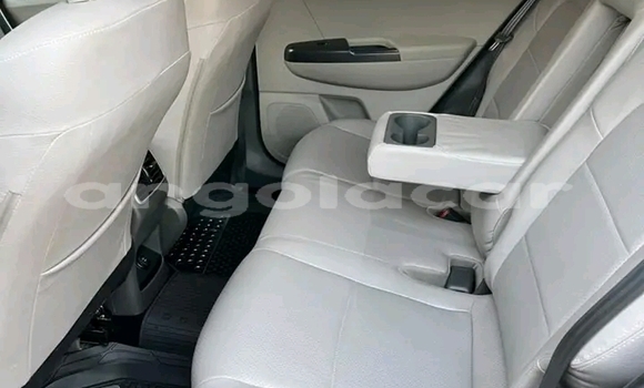Comprar Usado Kia Sportage Vermelho Carro em Luanda em Luanda Province Comprar Usado Kia Sportage Vermelho Carro em Luanda em Luanda Province