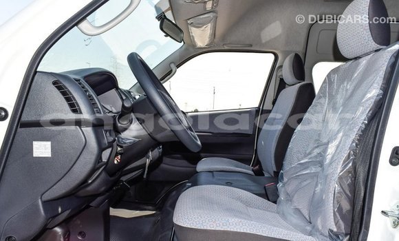 Comprar Importar Toyota Hiace Branco Carro em Import - Dubai em Bengo Province Comprar Importar Toyota Hiace Branco Carro em Import - Dubai em Bengo Province