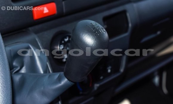 Comprar Importar Toyota Hiace Branco Carro em Import - Dubai em Bengo Province Comprar Importar Toyota Hiace Branco Carro em Import - Dubai em Bengo Province