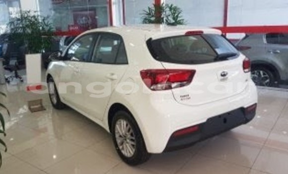 Comprar Usado Kia rio Branco Carro em Luena em Moxico Comprar Usado Kia rio Branco Carro em Luena em Moxico