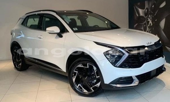 Buy Used Kia Sportage White Car in Luena in Moxico