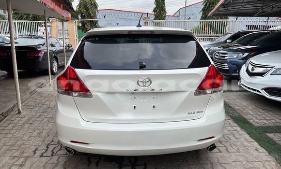 Buy Used Toyota Venza White Car in Luanda in Luanda Province Buy Used Toyota Venza White Car in Luanda in Luanda Province