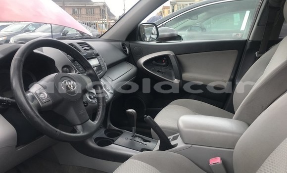 Comprar Usado Toyota RAV4 Vermelho Carro em Luanda em Luanda Province Comprar Usado Toyota RAV4 Vermelho Carro em Luanda em Luanda Province