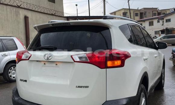 Comprar Usado Toyota RAV4 Branco Carro em Luanda em Luanda Province Comprar Usado Toyota RAV4 Branco Carro em Luanda em Luanda Province