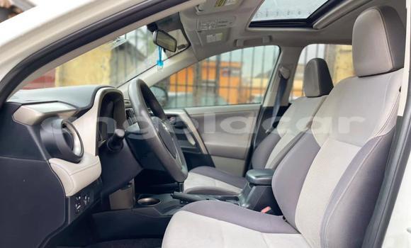 Comprar Usado Toyota RAV4 Branco Carro em Luanda em Luanda Province Comprar Usado Toyota RAV4 Branco Carro em Luanda em Luanda Province