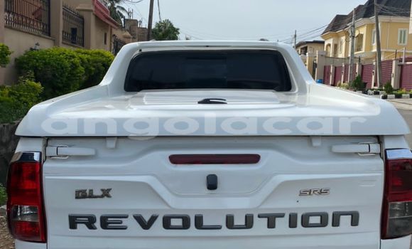Acheter Occasion Voiture Toyota Hiluxe Revo Blanc à Luanda, Province de Luanda Acheter Occasion Voiture Toyota Hiluxe Revo Blanc à Luanda, Province de Luanda