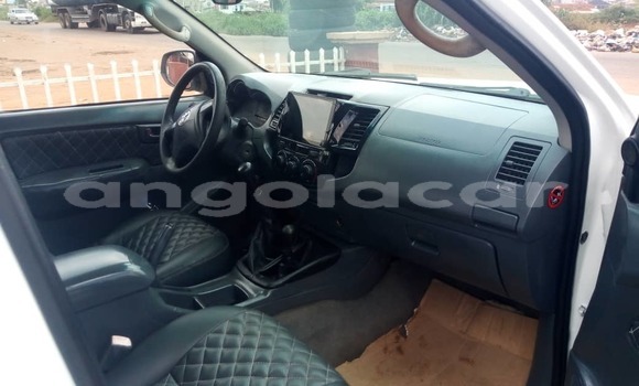 Comprar Usado Toyota Hilux Branco Carro em Luanda em Luanda Province Comprar Usado Toyota Hilux Branco Carro em Luanda em Luanda Province