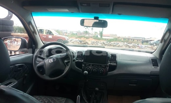 Comprar Usado Toyota Hilux Branco Carro em Luanda em Luanda Province Comprar Usado Toyota Hilux Branco Carro em Luanda em Luanda Province