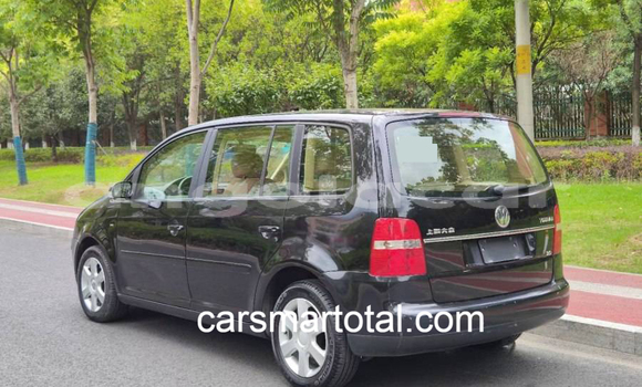 Buy Used Volkswagen Touran Silver Car in Luanda in Luanda Province Buy Used Volkswagen Touran Silver Car in Luanda in Luanda Province