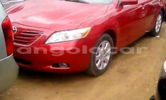 Comprar Usado Toyota Camry Vermelho Carro em Luanda em Luanda Province