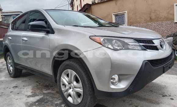 Comprar Usado Toyota RAV4 Outro Carro em Luanda em Luanda Province