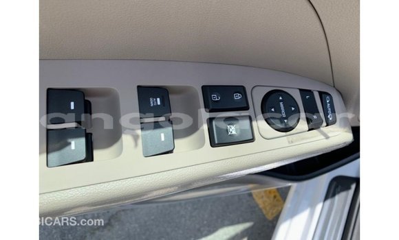 Buy Import Hyundai Elantra White Car in Import - Dubai in Bengo Province Buy Import Hyundai Elantra White Car in Import - Dubai in Bengo Province