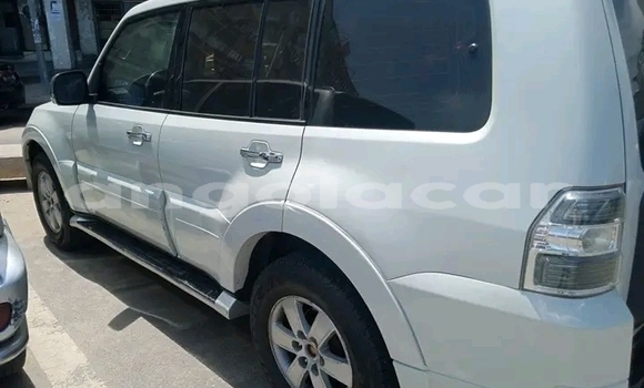 Buy Used Mitsubishi Pajero White Car in Luena in Moxico Buy Used Mitsubishi Pajero White Car in Luena in Moxico
