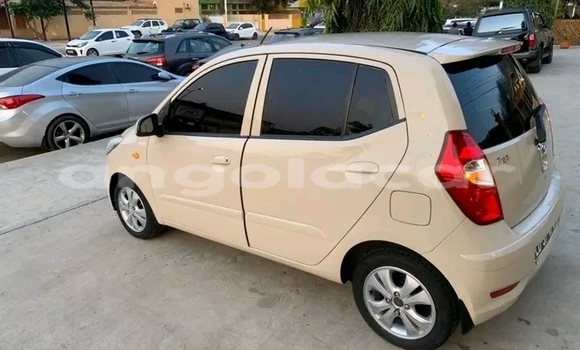 Buy Used Hyundai i10 White Car in Luanda in Luanda Province Buy Used Hyundai i10 White Car in Luanda in Luanda Province