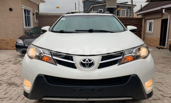 Acheter Occasion Voiture Toyota RAV4 Blanc à Luena, Moxico