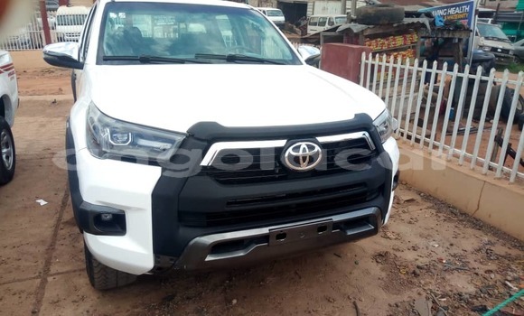 Comprar Usado Toyota Hilux Branco Carro em Benguela em Benguela Comprar Usado Toyota Hilux Branco Carro em Benguela em Benguela