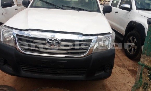 Comprar Usado Toyota Hilux Branco Carro em Luanda em Luanda Province Comprar Usado Toyota Hilux Branco Carro em Luanda em Luanda Province