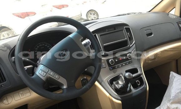 Comprar Importar Hyundai Accent Branco Carro em Import - Dubai em Bengo Province Comprar Importar Hyundai Accent Branco Carro em Import - Dubai em Bengo Province
