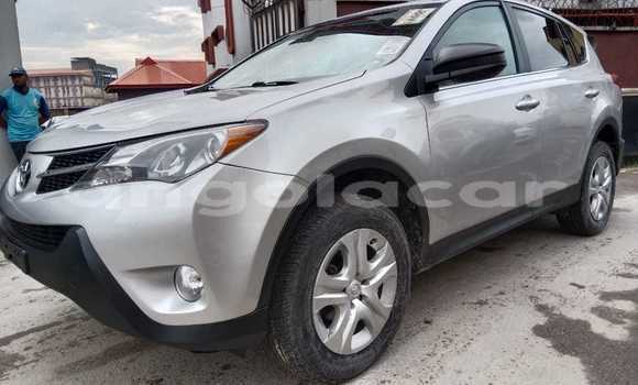 Comprar Usado Toyota RAV4 Outro Carro em Luena em Moxico
