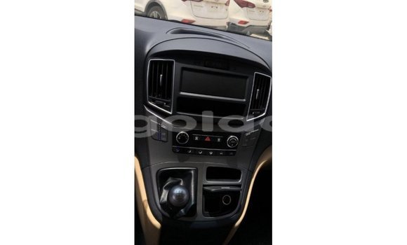 Comprar Importar Hyundai Accent Branco Carro em Import - Dubai em Bengo Province Comprar Importar Hyundai Accent Branco Carro em Import - Dubai em Bengo Province