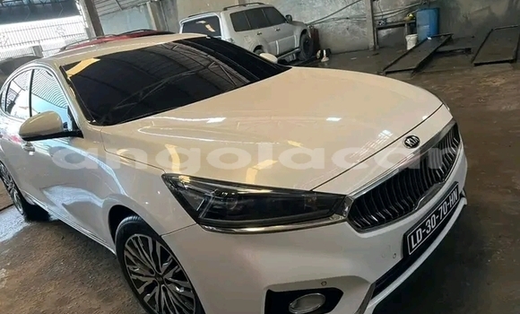 Buy Used Kia K7 White Car in Luanda in Luanda Province
