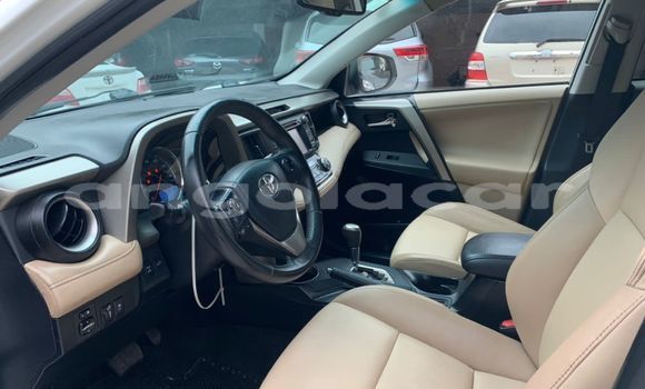 Comprar Usado Toyota RAV4 Outro Carro em Luena em Moxico Comprar Usado Toyota RAV4 Outro Carro em Luena em Moxico