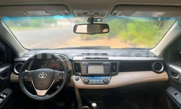 Comprar Usado Toyota RAV4 Preto Carro em Luena em Moxico Comprar Usado Toyota RAV4 Preto Carro em Luena em Moxico