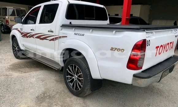 Buy Used Toyota Hilux White Car in Luanda in Luanda Province Buy Used Toyota Hilux White Car in Luanda in Luanda Province