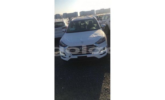 Comprar Importar Hyundai Tucson Branco Carro em Import - Dubai em Bengo Province Comprar Importar Hyundai Tucson Branco Carro em Import - Dubai em Bengo Province
