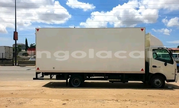 Buy Used Mitsubishi 500 White Car in Luanda in Luanda Province Buy Used Mitsubishi 500 White Car in Luanda in Luanda Province