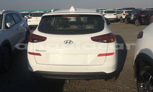 Comprar Importar Hyundai Tucson Branco Carro em Import - Dubai em Bengo Province Comprar Importar Hyundai Tucson Branco Carro em Import - Dubai em Bengo Province