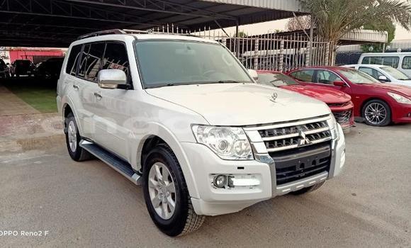 Acheter Occasion Voiture Mitsubishi Pajero Blanc à Luanda, Province de Luanda Acheter Occasion Voiture Mitsubishi Pajero Blanc à Luanda, Province de Luanda