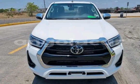 Buy Used Toyota Hilux White Car in Luanda in Luanda Province Buy Used Toyota Hilux White Car in Luanda in Luanda Province