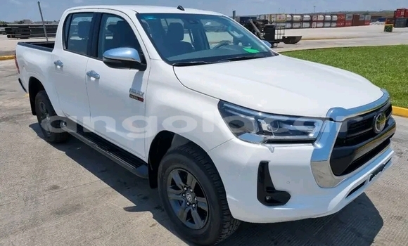 Buy Used Toyota Hilux White Car in Luanda in Luanda Province Buy Used Toyota Hilux White Car in Luanda in Luanda Province