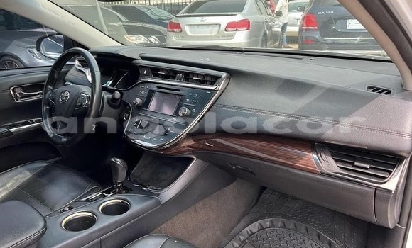 Buy Used Toyota Avalon White Car in Luanda in Luanda Province Buy Used Toyota Avalon White Car in Luanda in Luanda Province