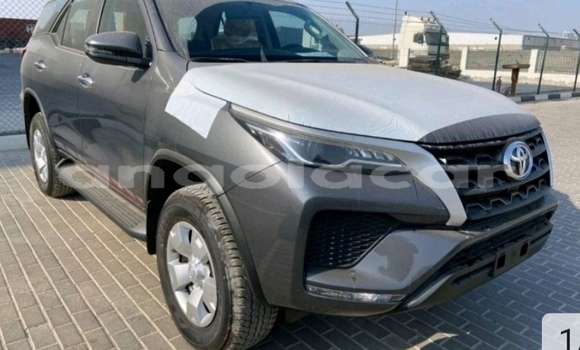 Buy Used Toyota Fortuner Other Car in Luanda in Luanda Province