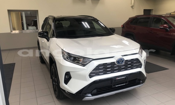 Acheter Occasion Voiture Toyota RAV4 Blanc à Luanda, Province de Luanda Acheter Occasion Voiture Toyota RAV4 Blanc à Luanda, Province de Luanda