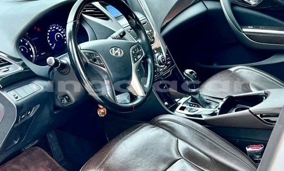 Buy Used Hyundai Santa Fe White Car in Luanda in Luanda Province Buy Used Hyundai Santa Fe White Car in Luanda in Luanda Province