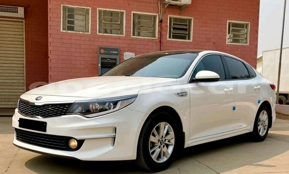 Buy Used Kia K7 White Car in Luanda in Luanda Province Buy Used Kia K7 White Car in Luanda in Luanda Province