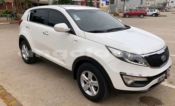 Buy Used Kia Sportage White Car in Luanda in Luanda Province Buy Used Kia Sportage White Car in Luanda in Luanda Province