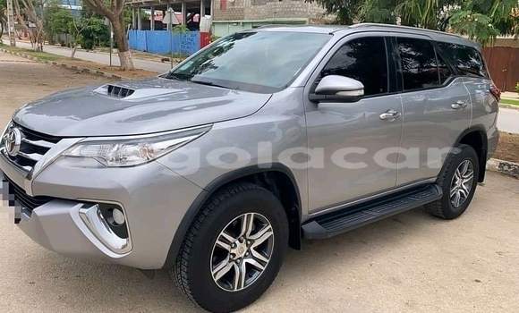 Acheter Occasion Voiture Toyota Fortuner Noir à Luena, Moxico Acheter Occasion Voiture Toyota Fortuner Noir à Luena, Moxico