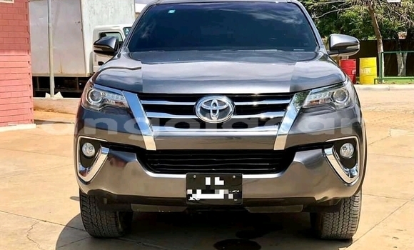 Comprar Usado Toyota Fortuner Preto Carro em Luena em Moxico Comprar Usado Toyota Fortuner Preto Carro em Luena em Moxico