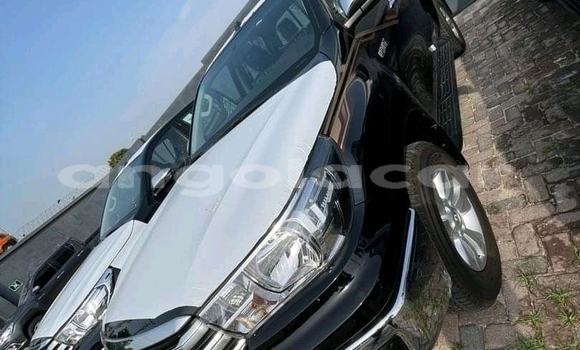 Acheter Occasion Voiture Toyota Hiluxe Revo Noir à Luena, Moxico Acheter Occasion Voiture Toyota Hiluxe Revo Noir à Luena, Moxico