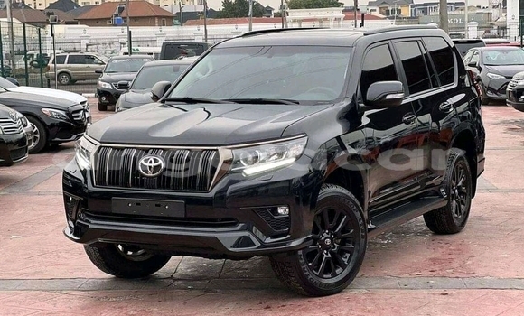 Acheter Occasion Voiture Toyota Prado Noir à Luena, Moxico
