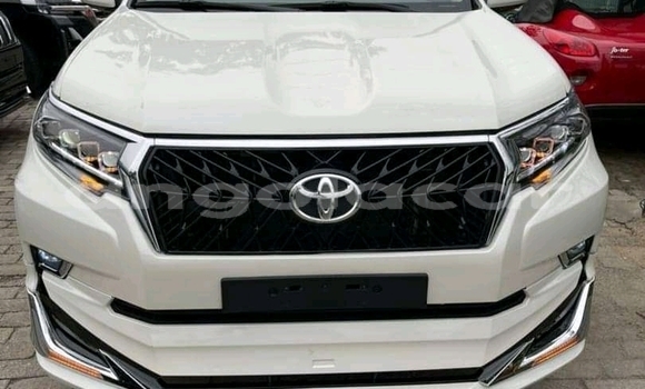 Buy Used Toyota Land Cruiser White Car in Luena in Moxico