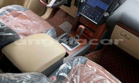 Comprar Usado Toyota Land Cruiser Branco Carro em Luena em Moxico Comprar Usado Toyota Land Cruiser Branco Carro em Luena em Moxico